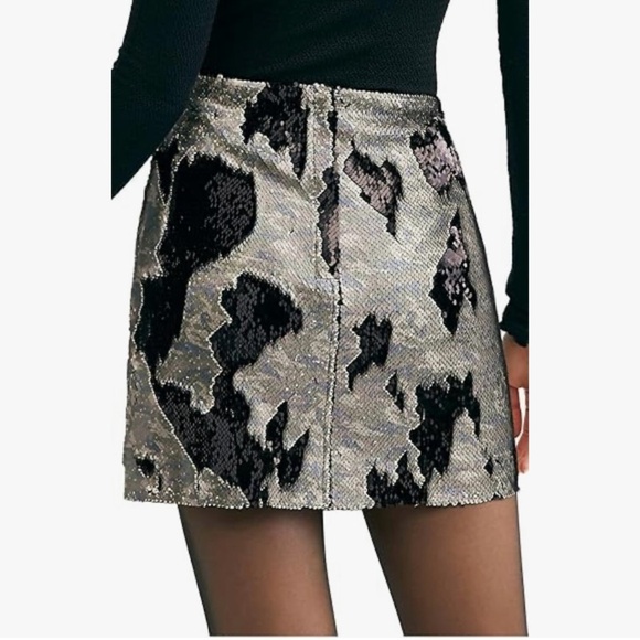 Free People NWT Reversible Sequin Camo Mini Skirt Flip
Sequins Camouflage - Sz 4 - Picture 3 of 14